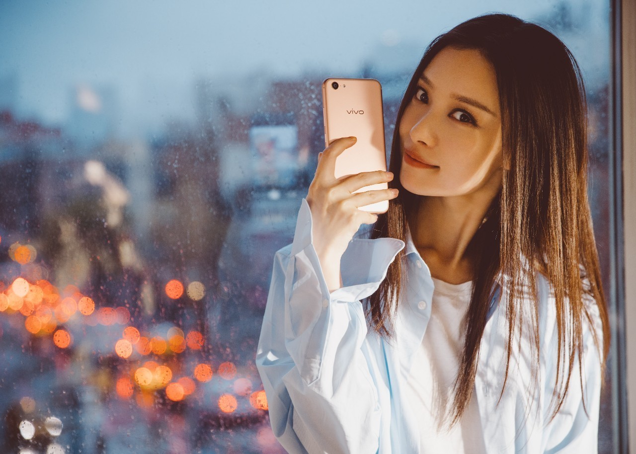 (乐语)女神倪妮力荐,vivo x9s 震撼来袭!